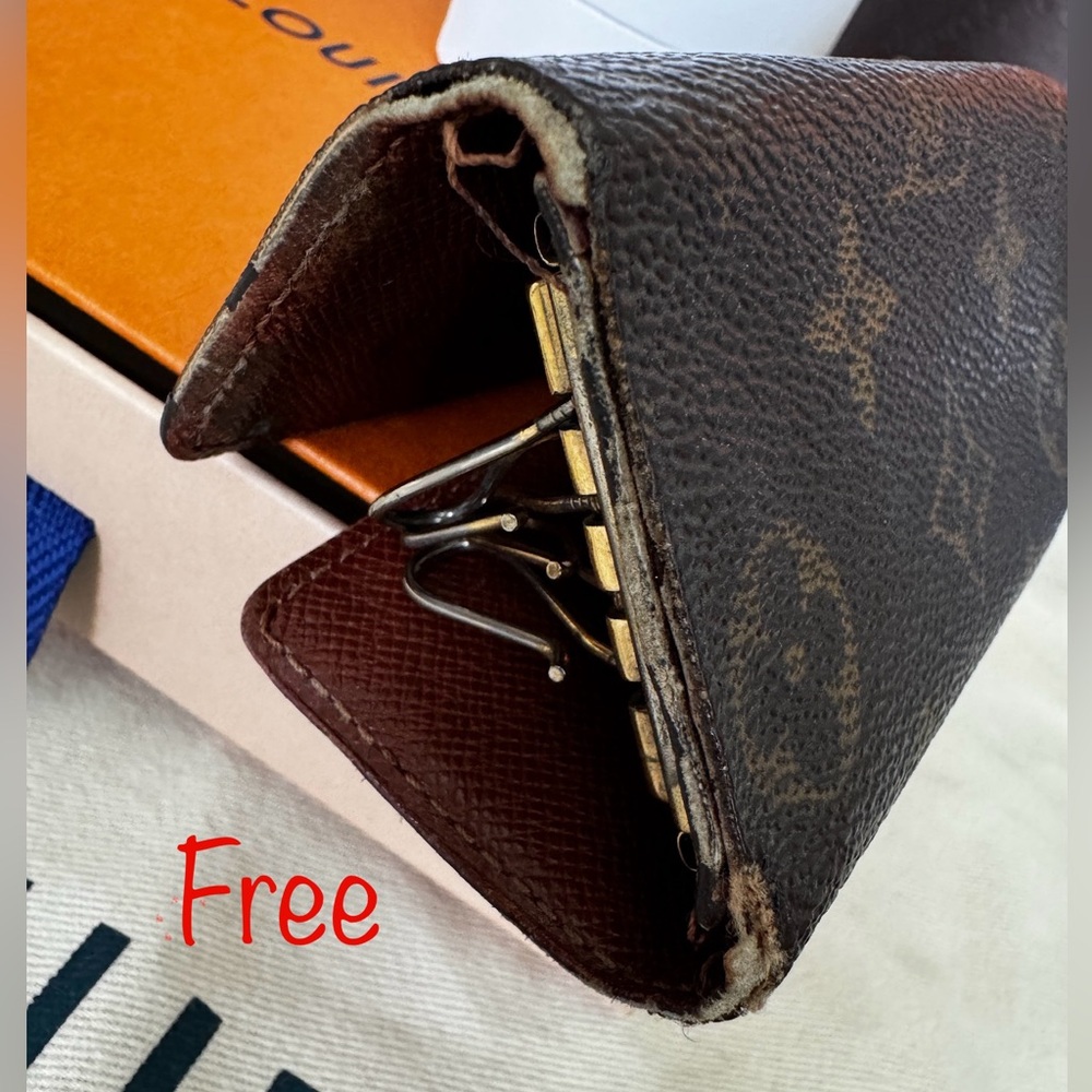 Louis Vuitton Key Card Holder 6 rings + free project piece - Picture 16 of 17